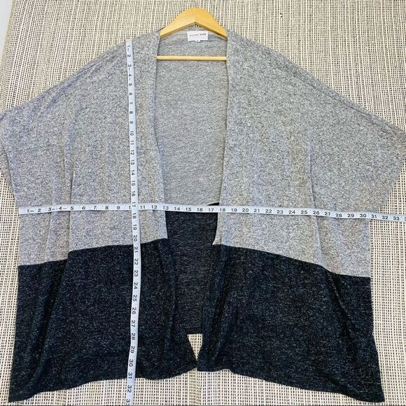 Olive and Oak gray colorblock open cocoon sweater - Picture 5 of 7